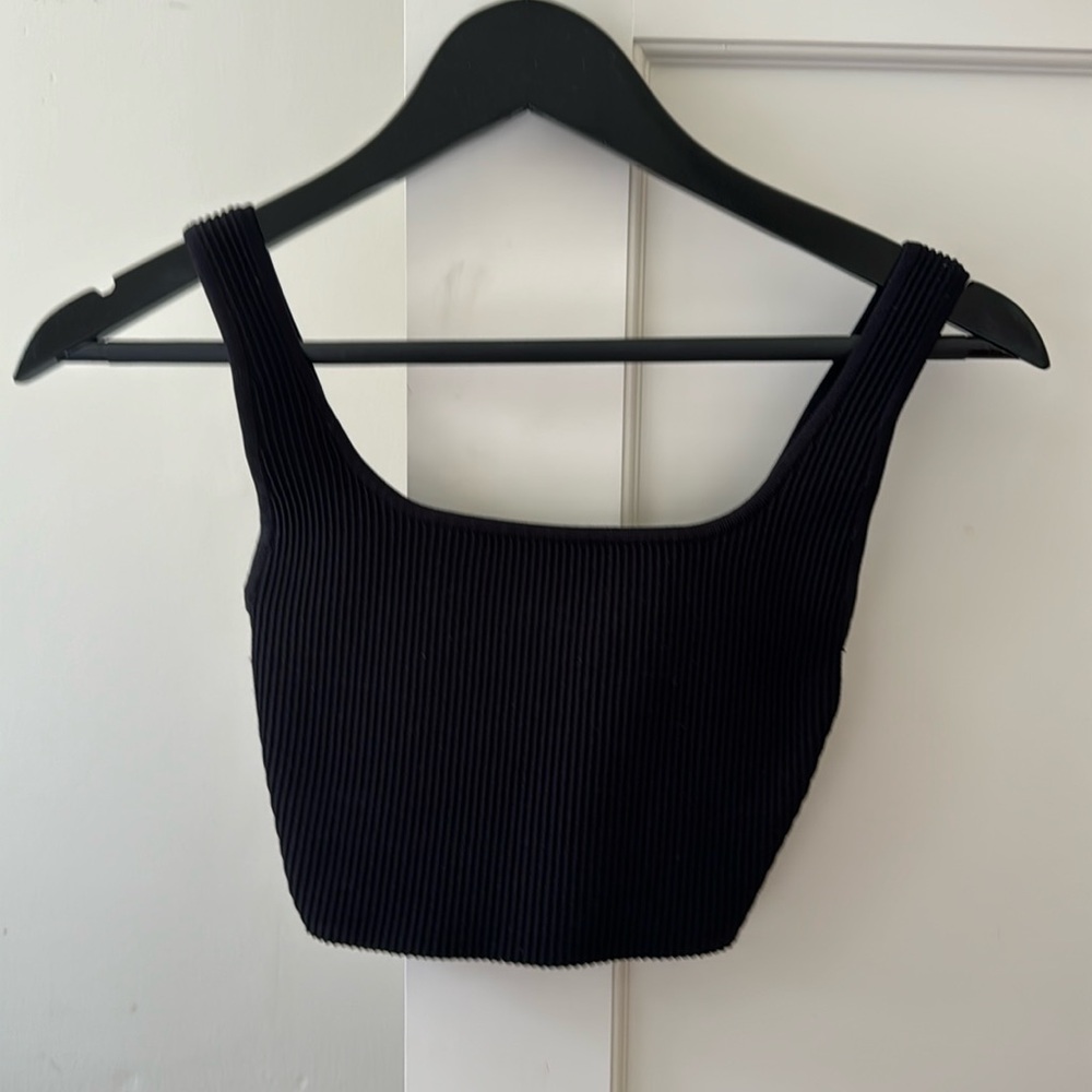 Aritzia Babaton Sculpt Tank